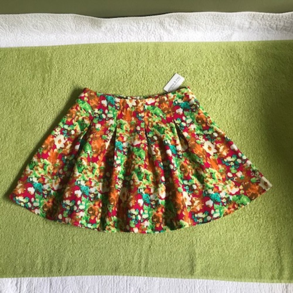 Sophie & Trey Floral Skater Skirt Size Medium